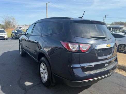 Used 2017 Chevrolet Traverse LS FWD image 5