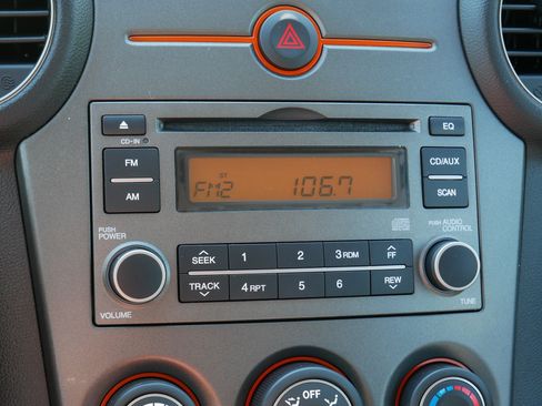 Used 2008 Kia Rondo LX w/ Convenience Pkg FWD image 23