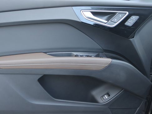 Used 2024 Audi Q4 e-tron Premium Plus image 13