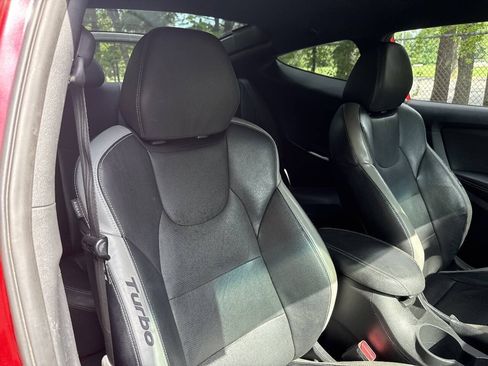 Used 2016 Hyundai Veloster Turbo FWD image 17