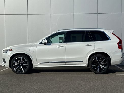 Used 2021 Volvo XC90 T8 Inscription Expression image 2