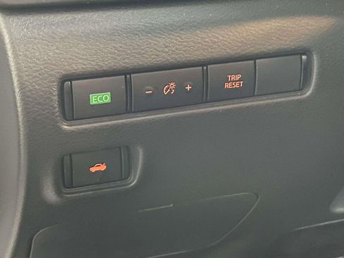 Used 2025 Nissan Sentra S image 17