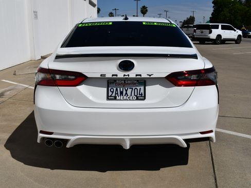 Used 2022 Toyota Camry SE FWD image 7