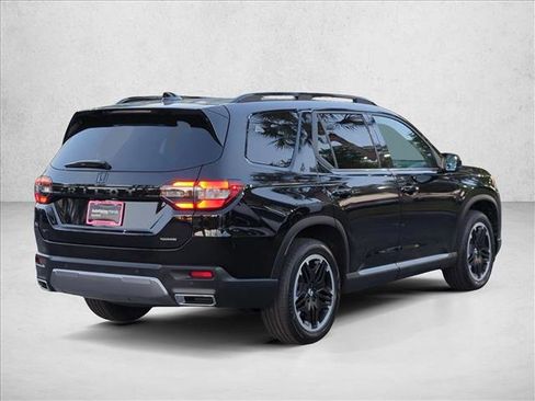 New 2026 Honda Pilot image 2
