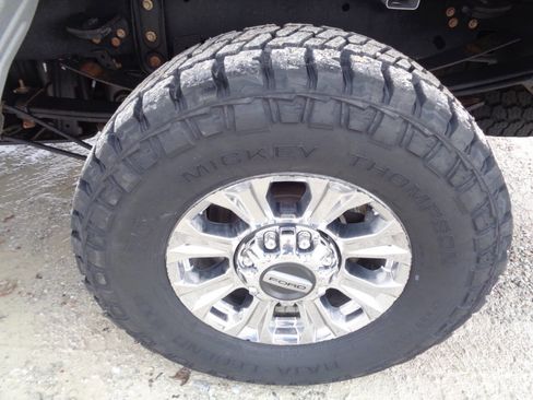 Used 2019 Ford F250 XLT w/ XLT Premium Package image 33