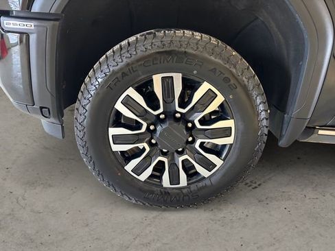 Used 2024 GMC Sierra 2500 Denali Ultimate AWD/4WD image 15
