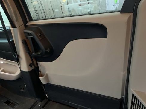 Used 2017 Dodge Grand Caravan SE w/ Power Window Group image 12