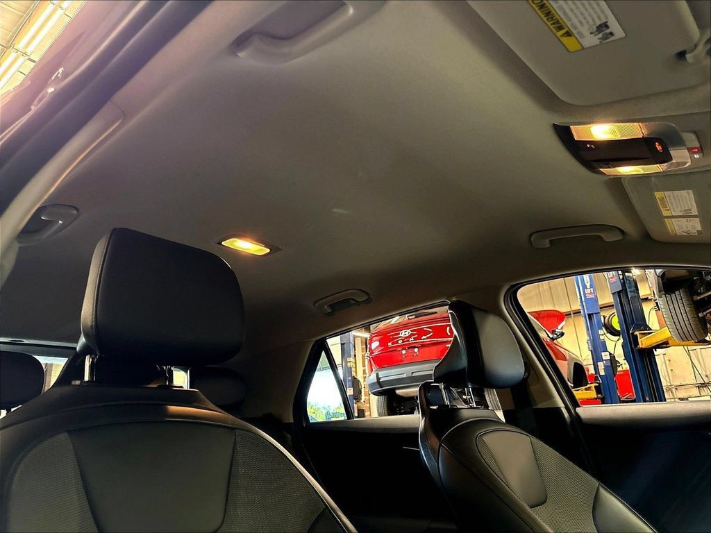 Certified 2023 Kia Niro Wind w/ Wind Preserve Package FWD image 33