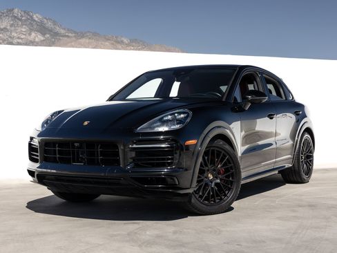 Certified 2022 Porsche Cayenne GTS AWD/4WD image 1