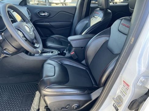 Used 2022 Jeep Cherokee Trailhawk w/ Comfort/Convenience Group image 18