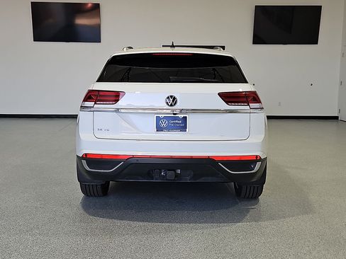 Certified 2023 Volkswagen Atlas Cross Sport SE w/ Panoramic Sunroof Package FWD image 7
