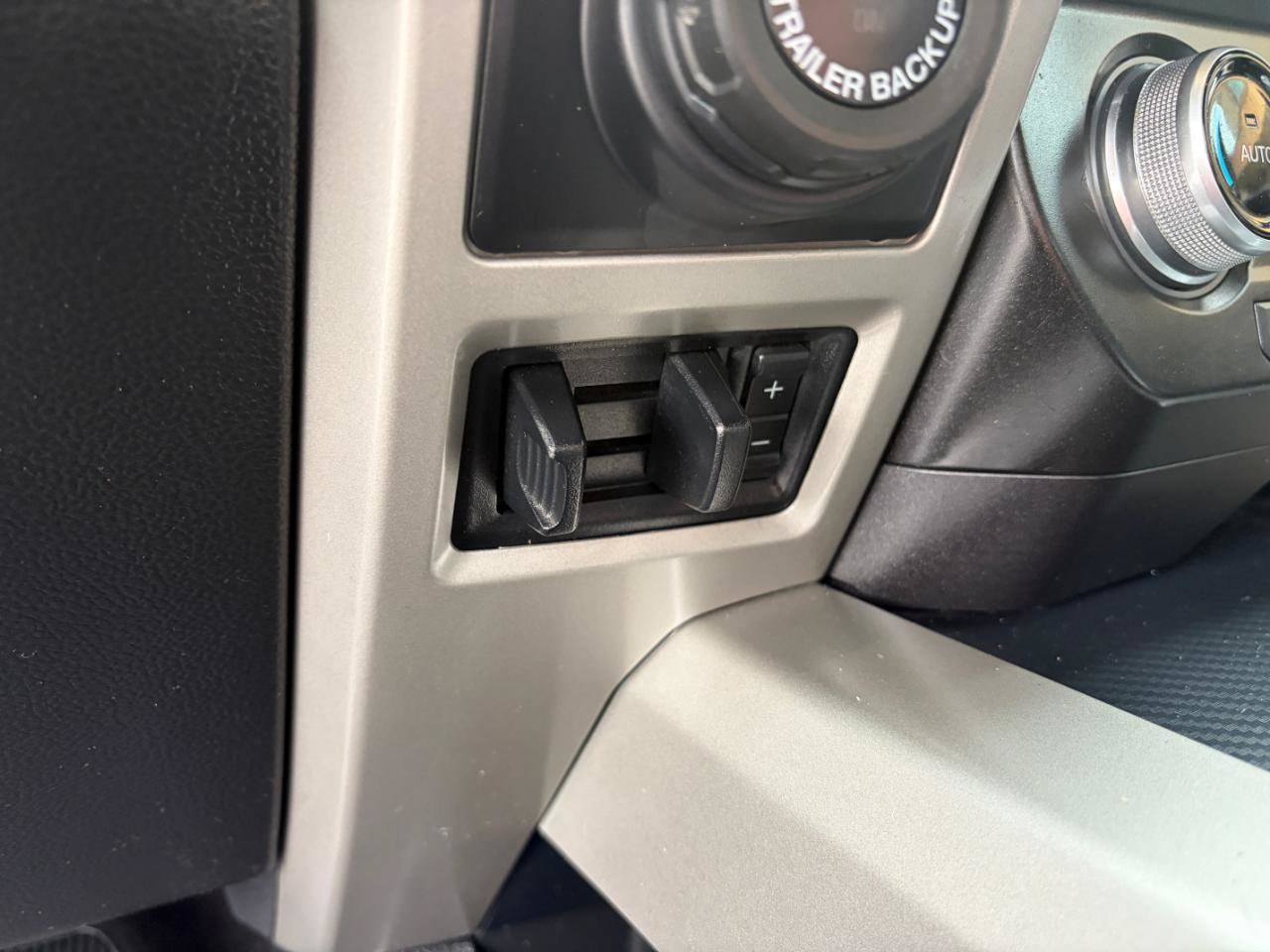 Used 2019 Ford F150 Lariat w/ Equipment Group 502A Luxury AWD/4WD image 26