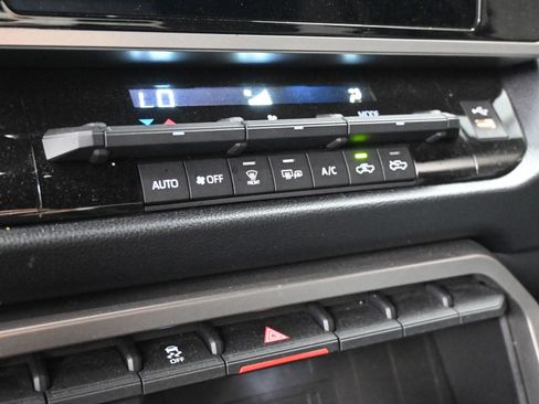 Used 2025 Toyota Tundra SR5 AWD/4WD image 30
