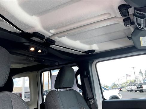 Used 2024 Jeep Wrangler Unlimited AWD/4WD image 30