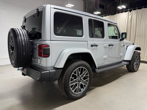 Used 2023 Jeep Wrangler Unlimited Sahara w/ Cold Weather Group AWD/4WD image 4