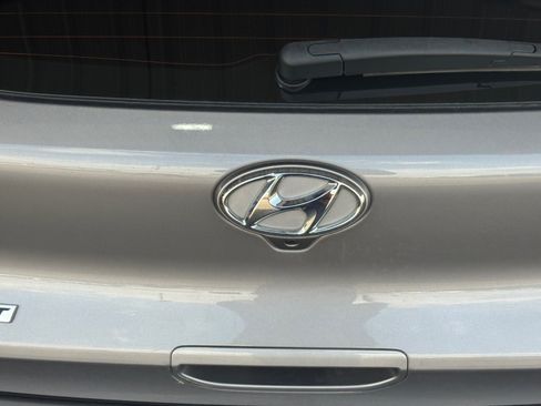 Used 2020 Hyundai Elantra GT FWD image 31