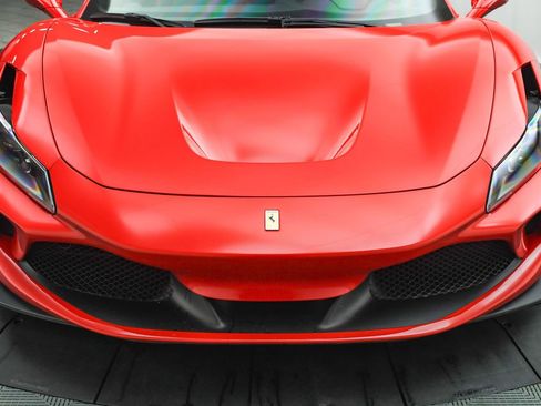 Used 2021 Ferrari F8 Tributo image 26