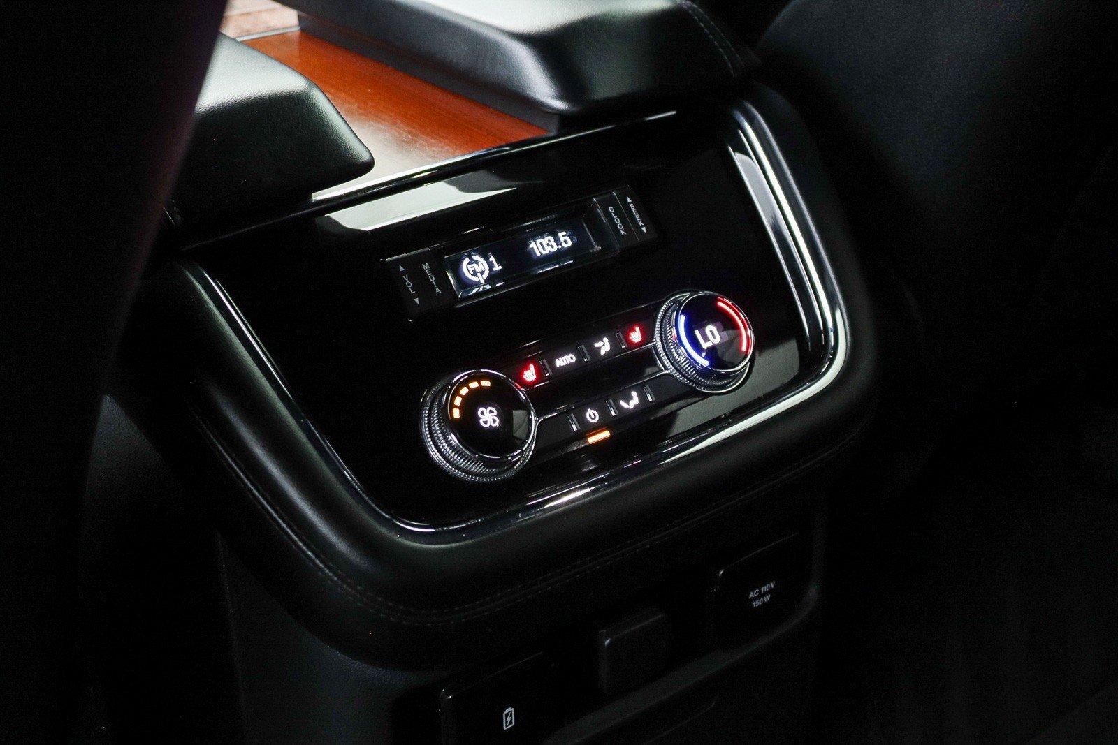 Used 2018 Lincoln Navigator Select w/ Technology Package RWD image 23