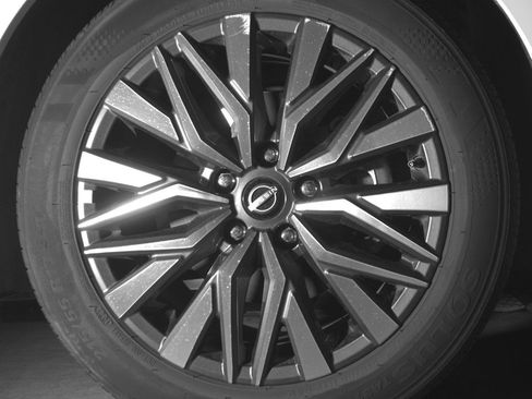 Used 2025 Nissan Altima 2.5 SV FWD image 13