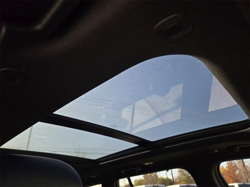 New 2025 Jeep Grand Cherokee Limited image 9