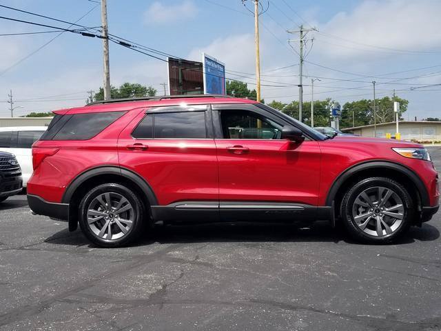 Used 2021 Ford Explorer XLT w/ Equipment Group 202A AWD/4WD image 4