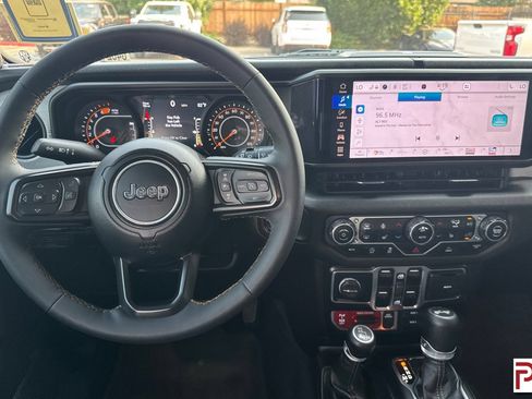Used 2024 Jeep Wrangler Unlimited Sport AWD/4WD image 16