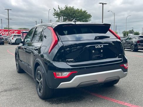 Certified 2025 Kia Niro LX FWD image 11