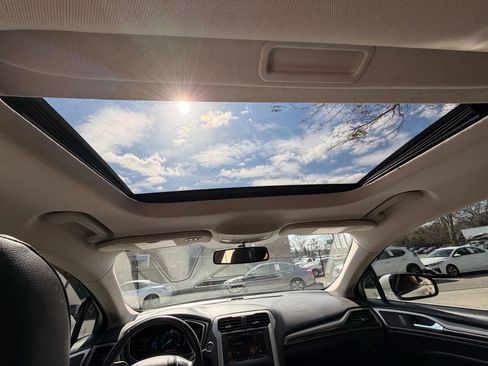 Used 2016 Ford Fusion SE w/ Equipment Group 202A image 20