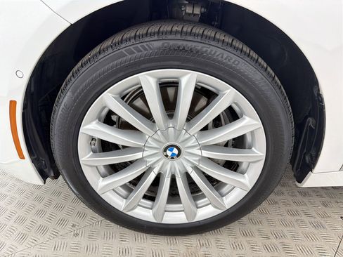 Used 2021 BMW 740i w/ Luxury Rear Seating Package image 11