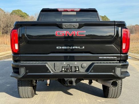 Used 2021 GMC Sierra 2500 Denali w/ Denali Black Diamond Edition image 5