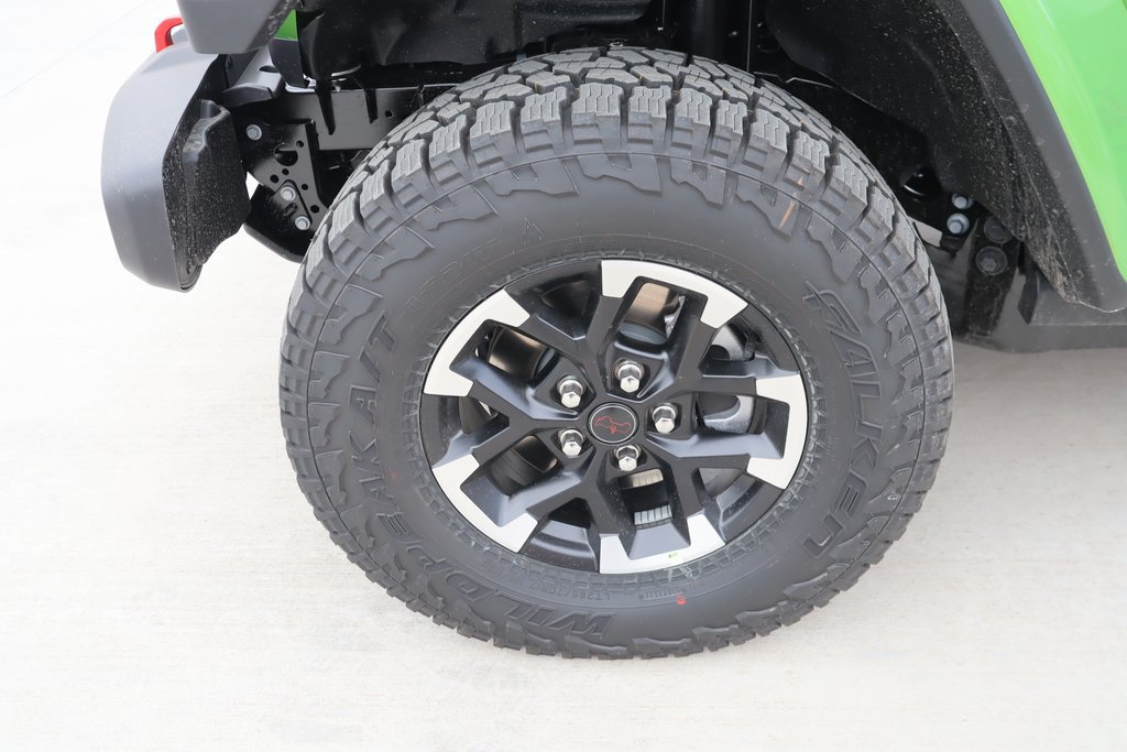 New 2026 Jeep Gladiator Rubicon w/ Steel Power Dome Hood Package AWD/4WD image 17