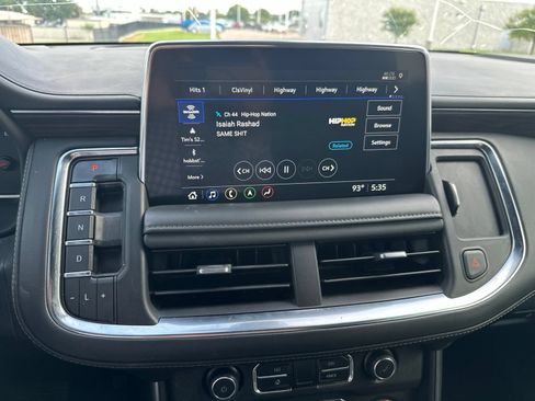 Used 2021 Chevrolet Tahoe Z71 w/ Rear Media and Nav Package AWD/4WD image 9