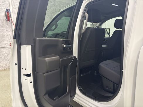 Used 2025 Chevrolet Silverado 2500 Custom w/ Custom Convenience Package image 32