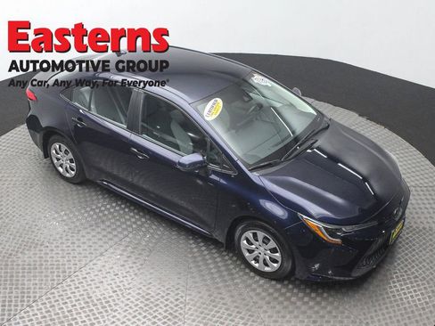 Used 2022 Toyota Corolla LE w/ Carpet Mat Package (TMS) image 3