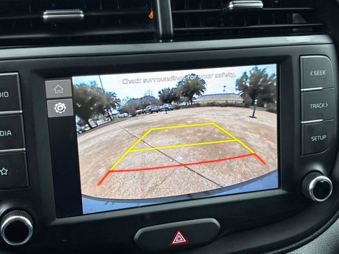 Used 2025 Kia Soul LX w/ LX Technology Package image 24