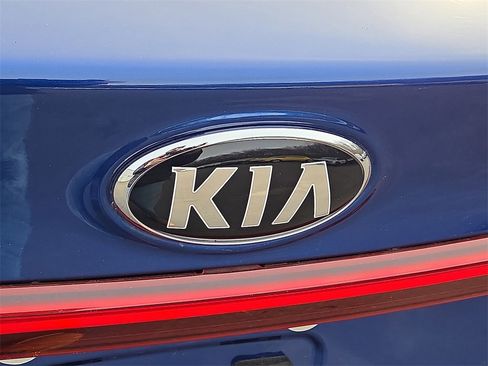 Used 2020 Kia Forte LXS image 28