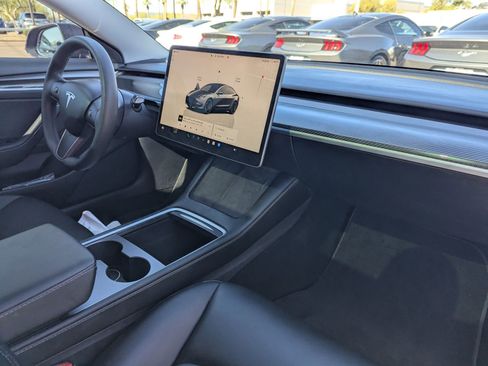 Used 2023 Tesla Model 3 Performance image 12