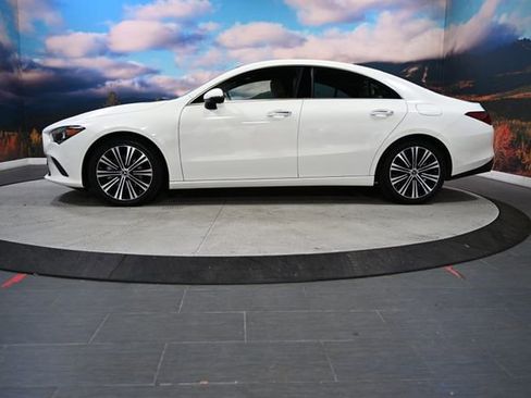 Used 2023 Mercedes-Benz CLA 250 image 4