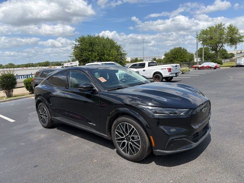 Used 2025 Ford Mustang Mach-E Premium image 1