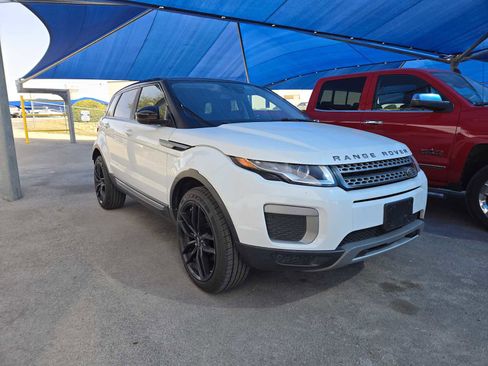 Used 2017 Land Rover Range Rover Evoque SE image 2
