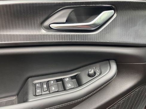 New 2025 Jeep Grand Cherokee Altitude image 7