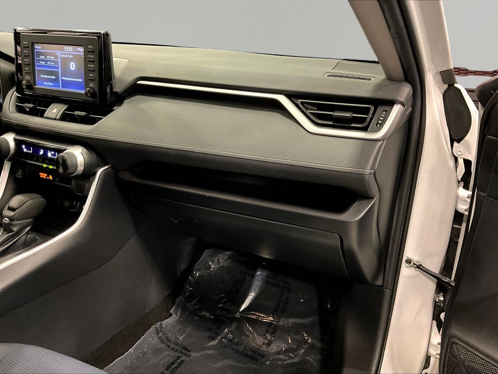 Used 2019 Toyota RAV4 LE w/ All Weather Liner Package FWD image 27