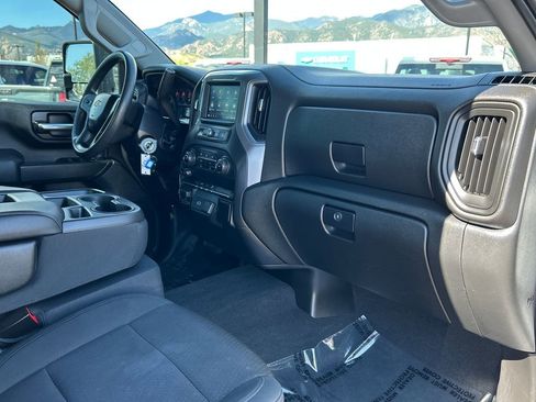 Used 2020 Chevrolet Silverado 2500 Custom w/ Custom Value Package AWD/4WD image 8