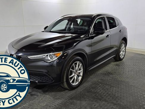 Used 2018 Alfa Romeo Stelvio Ti image 4
