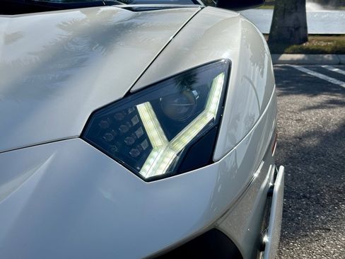 Used 2020 Lamborghini Aventador SVJ image 50