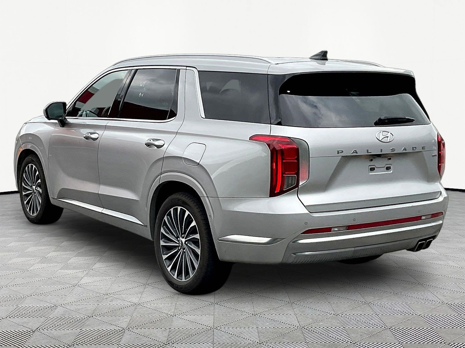 Used 2024 Hyundai Palisade Calligraphy AWD/4WD image 4