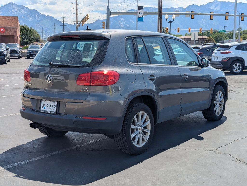 Used 2017 Volkswagen Tiguan S AWD/4WD image 4