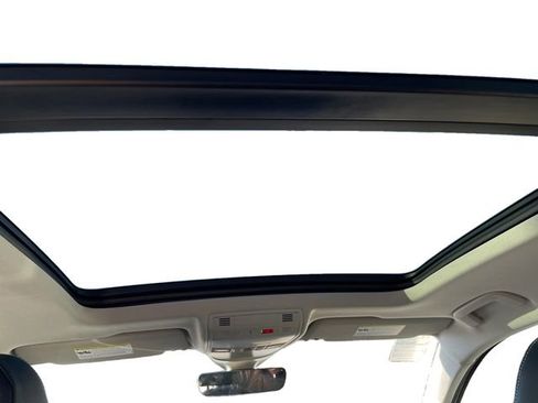 New 2024 Volkswagen Taos SE image 20