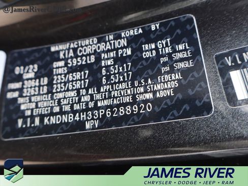 Used 2023 Kia Carnival LX FWD image 38