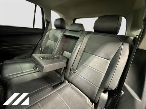 Used 2020 Volkswagen Tiguan SEL w/ Tiguan Two-Row MDO Package image 26